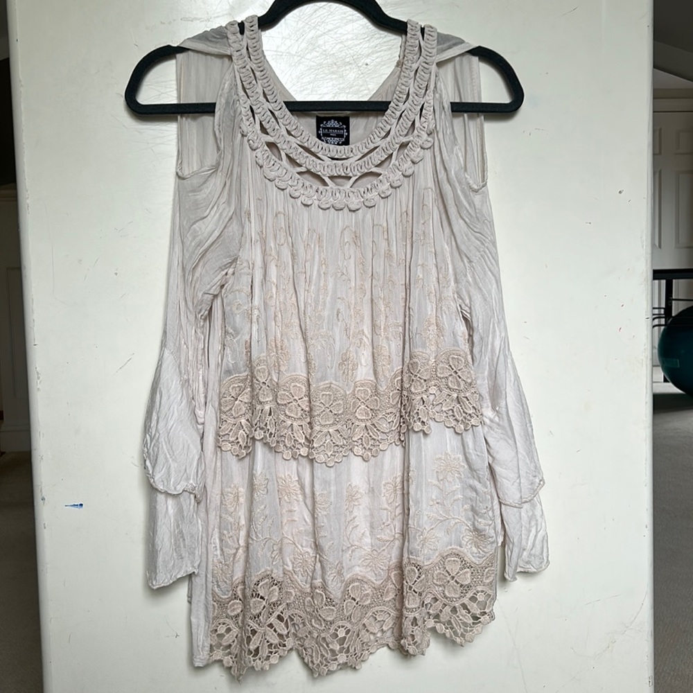 Le marais cream off white shirt lace detail open shoulder longsleeve tiered cuff